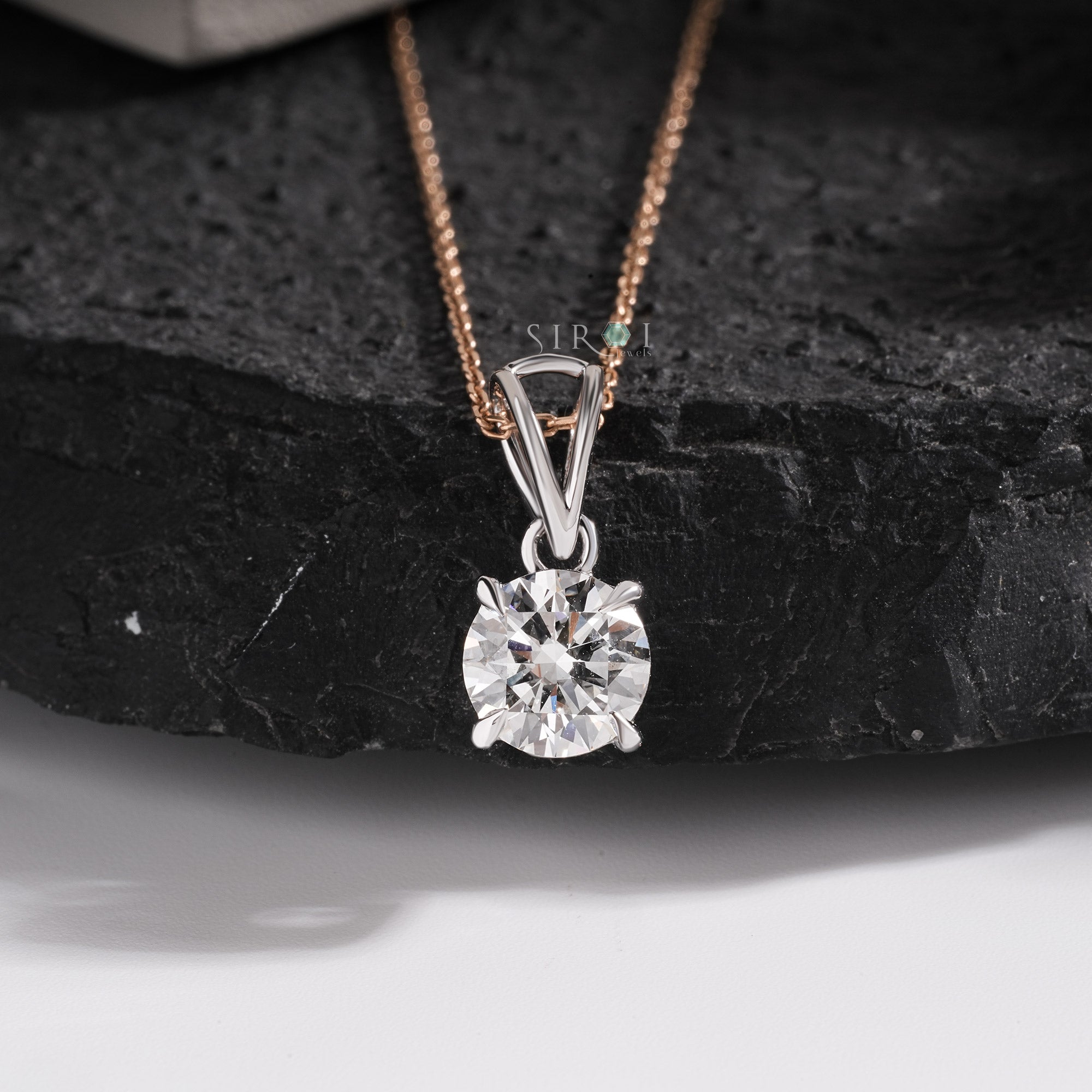 Brilliant Round Diamond Solitaire Pendant