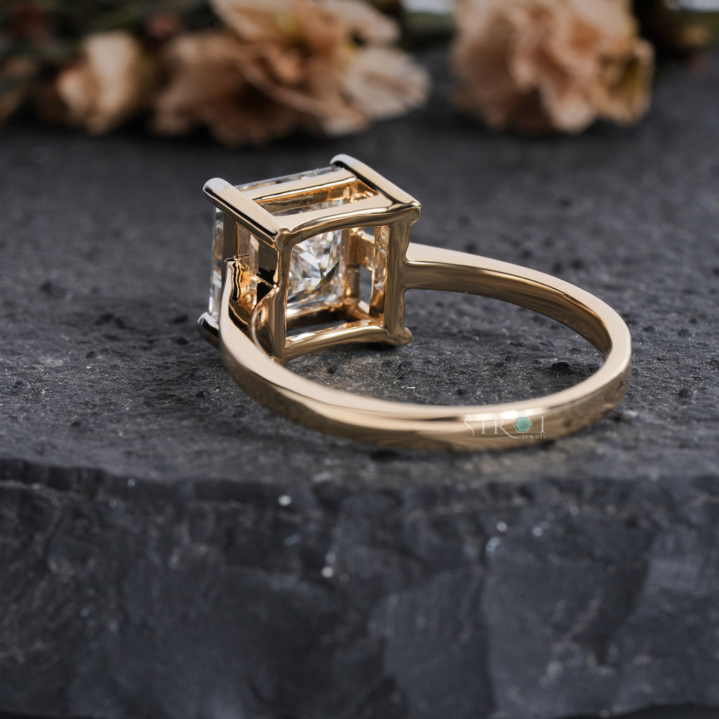 The Eternal Sparkle: Princess Cut Diamond Solitaire with Two-Tone Gold Setting