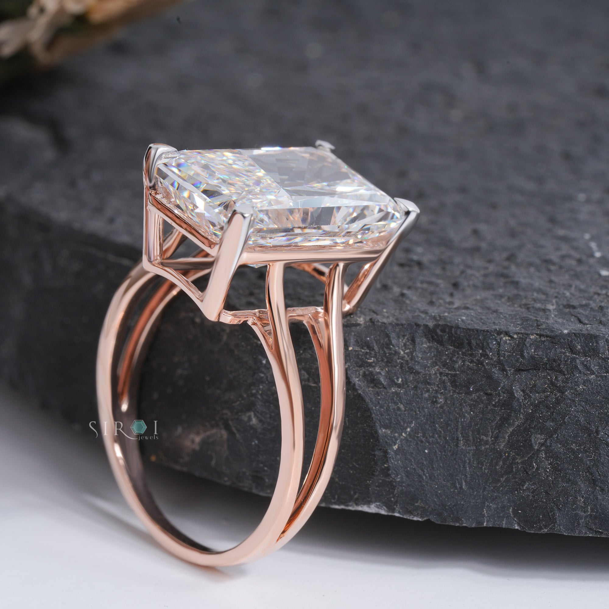 Radiant Cut Solitaire Engagement Ring with Rose Gold Split-Shank Band