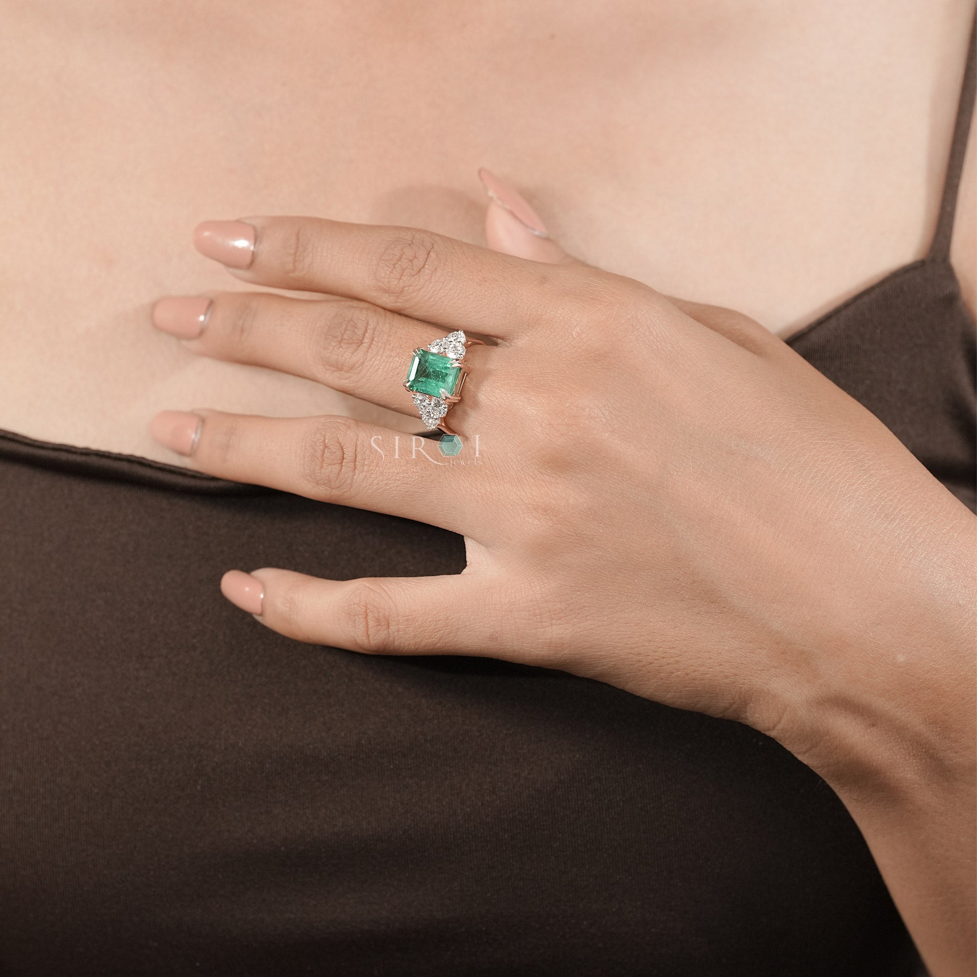 Regal Emerald & Diamond Cluster Ring