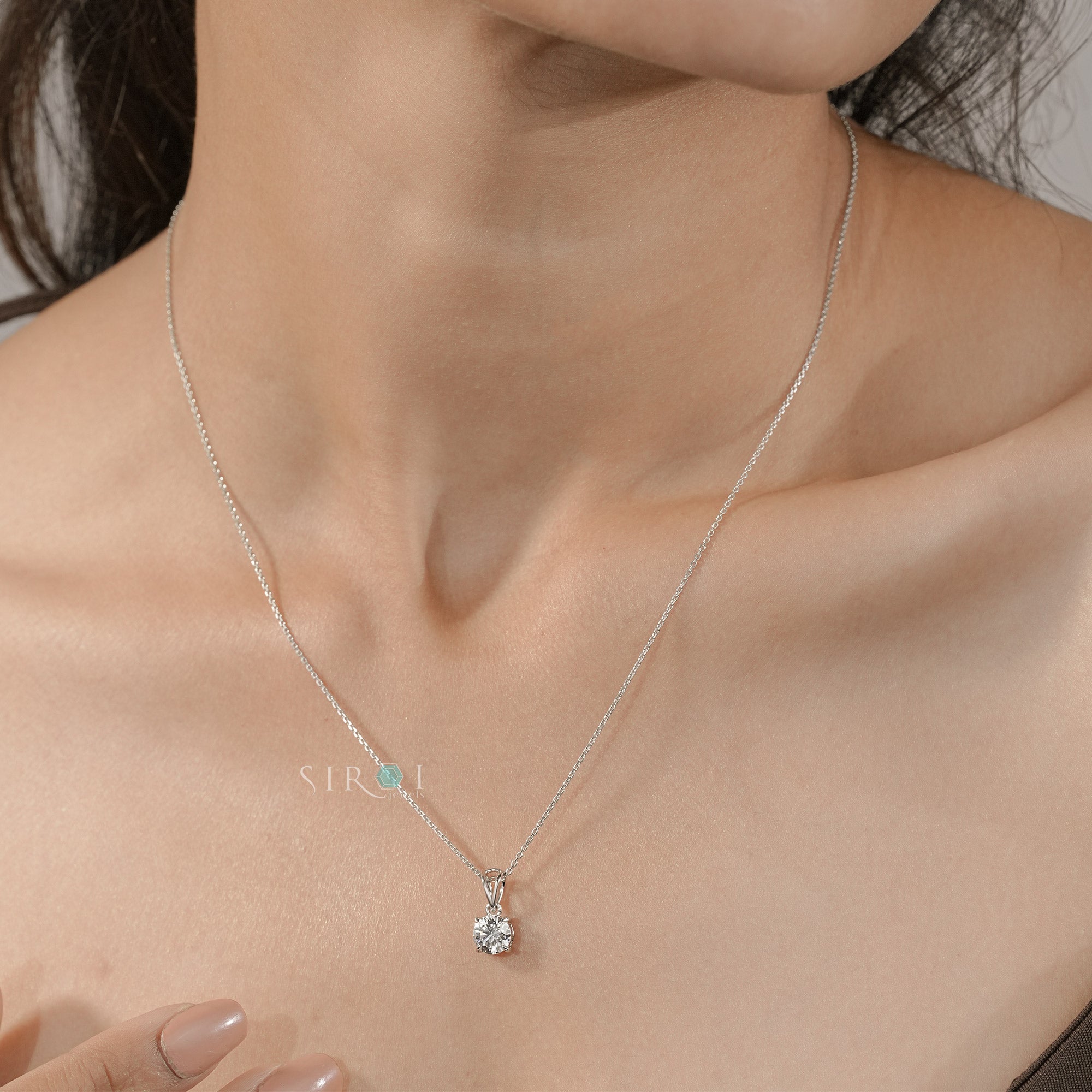 Brilliant Round Diamond Solitaire Pendant