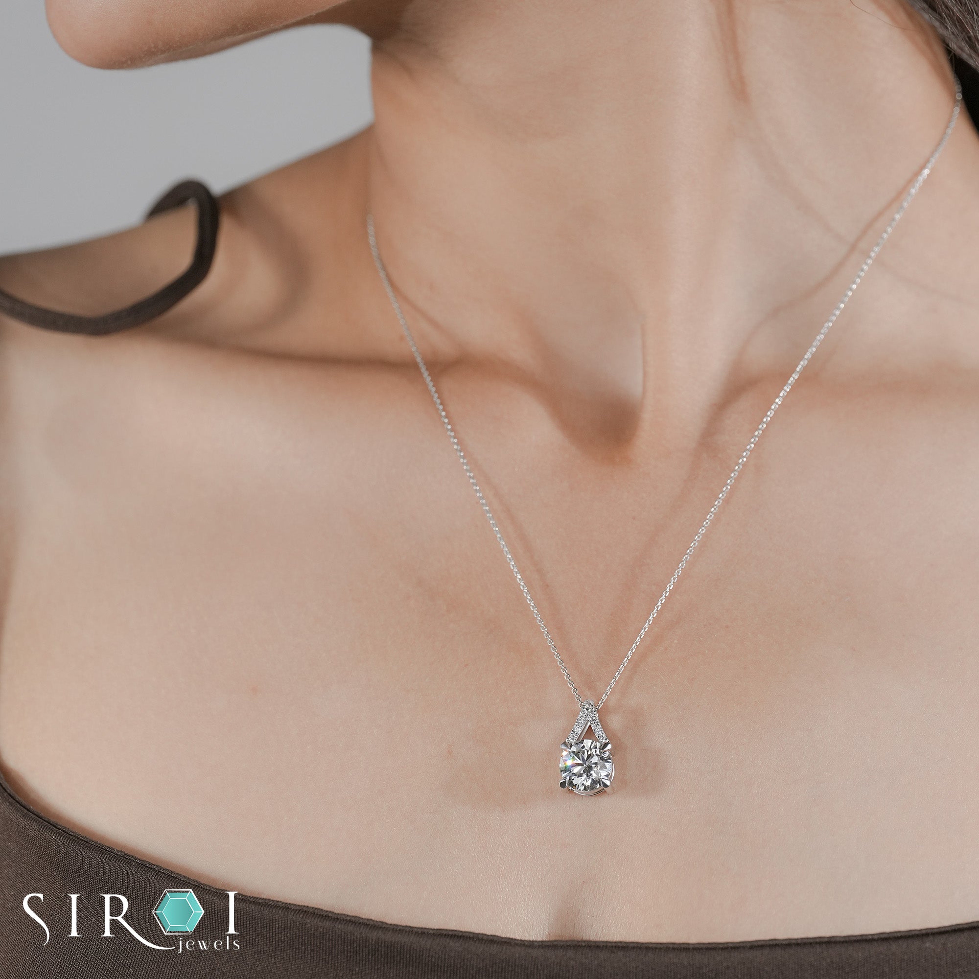 Brilliant Round Diamond Promise Pendant