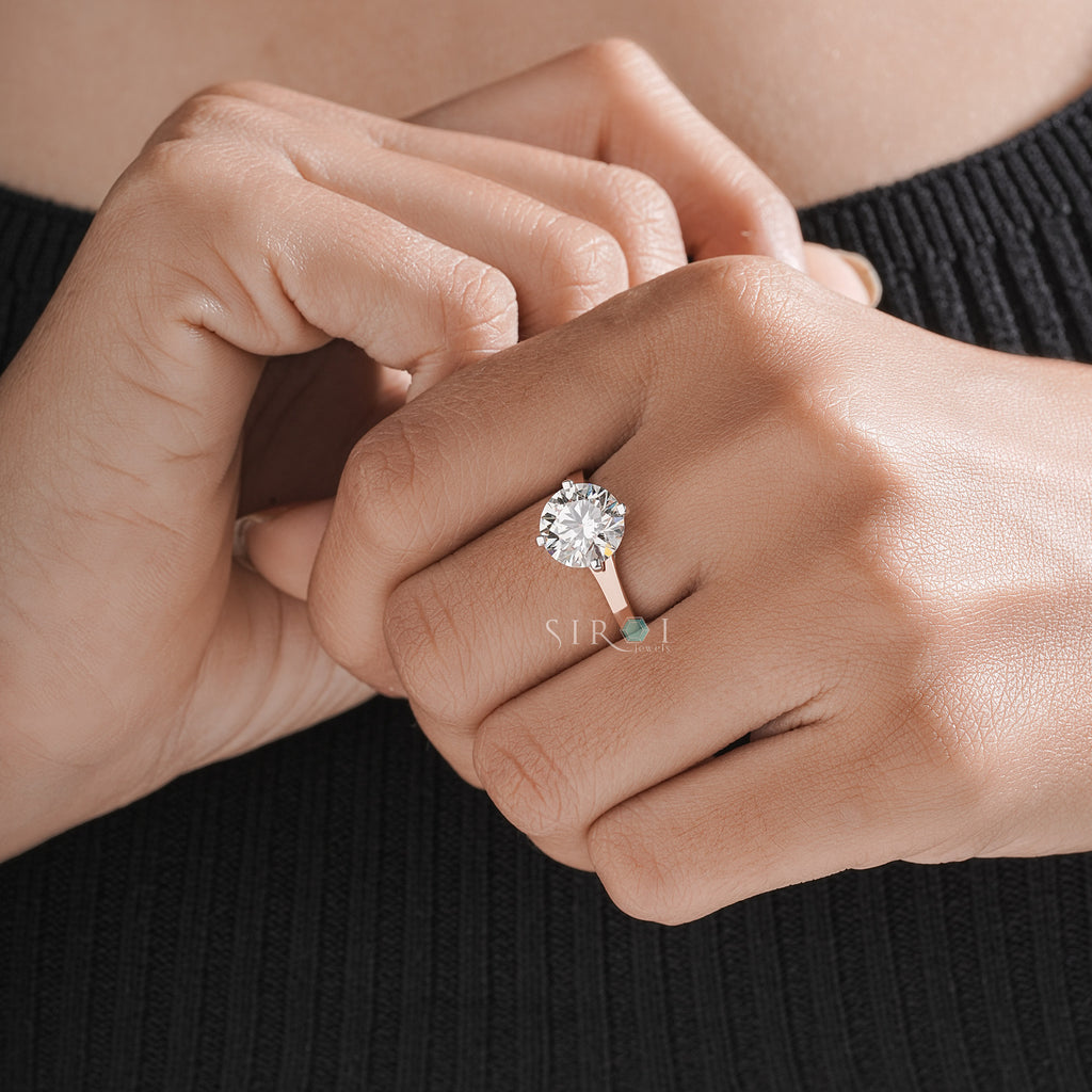 The Elegance Round Brilliant Cut Engagement Ring