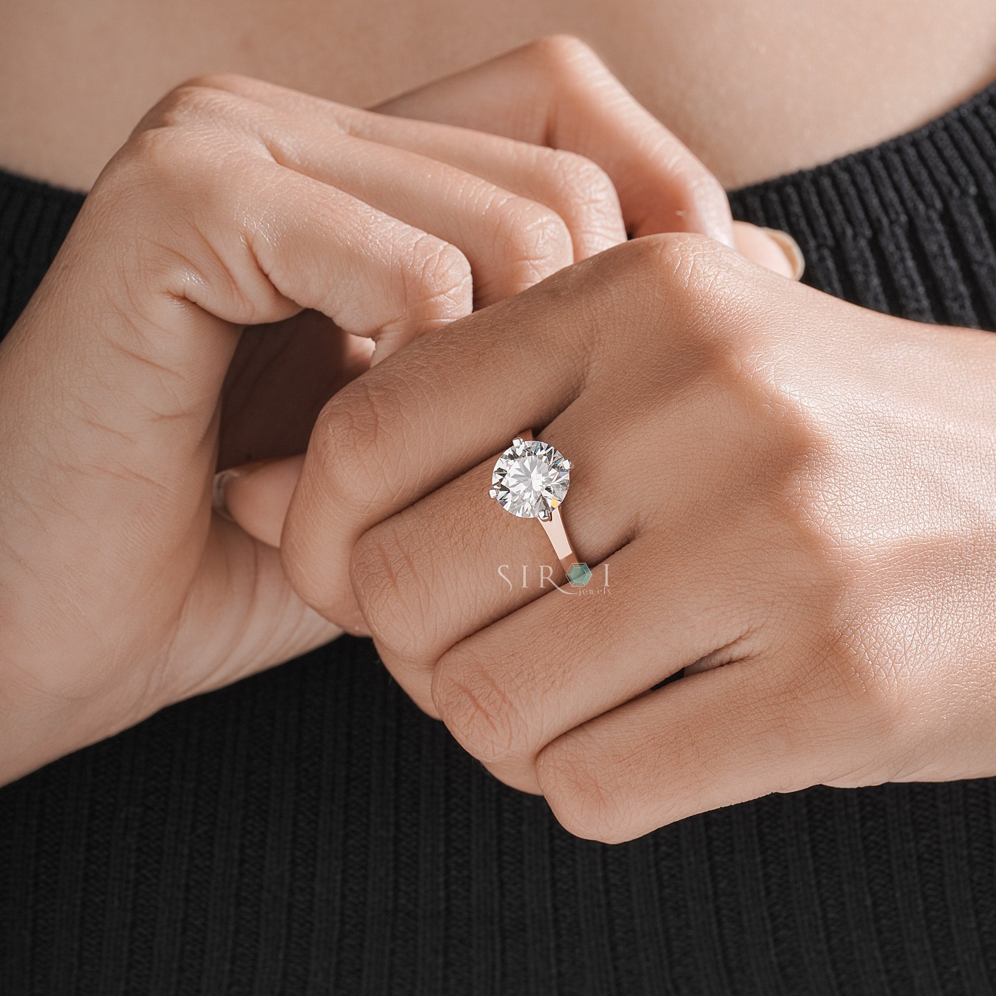 The Elegance Round Brilliant Cut Engagement Ring